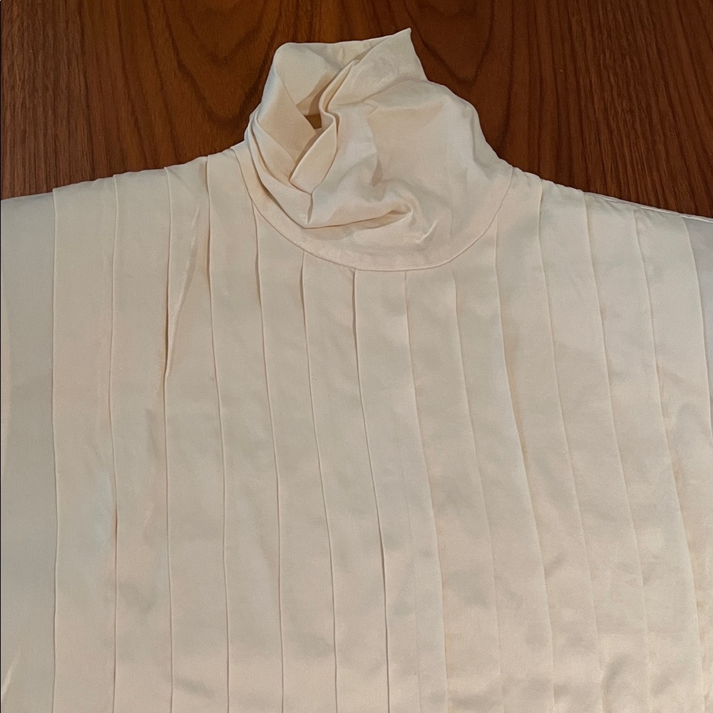Dana Buchman Vintage 100% Silk Cream Blouse, Size 6 - Picture 4 of 14